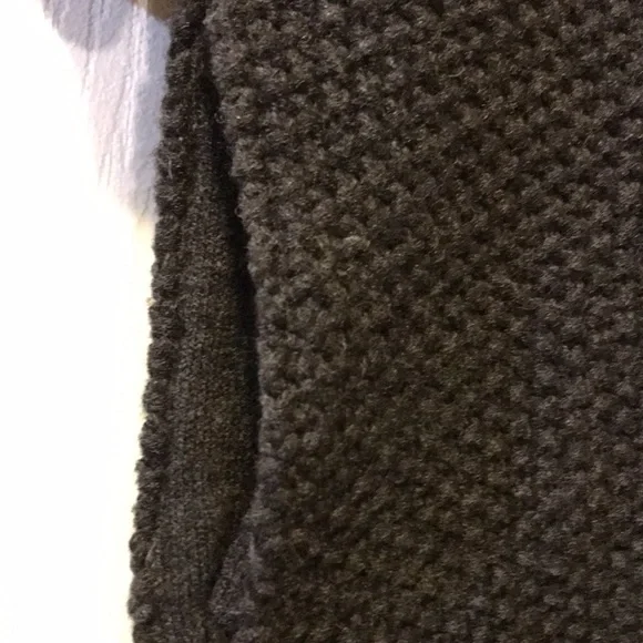 Sweater - Picture 4 of 7